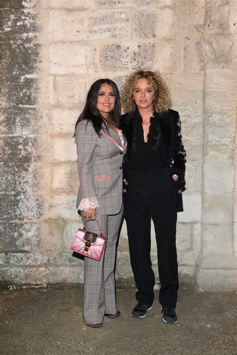 salma hayek sfilata gucci